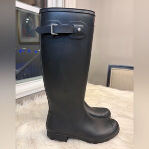 Hunter Classic Matte Black Tall waterproof Boots - size 9